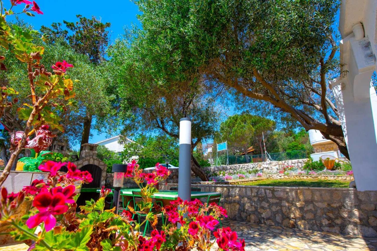 Garden Resort - Apartments Ruzmarin Potocnica Luaran gambar
